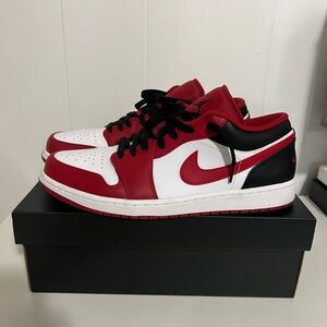 Jordan 1’s Low “Bulls”